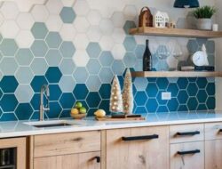 Guru Seni Dira Ajak Murid Eksperimen Warna dari Bahan Dapur